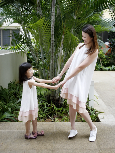 Mother & Daughter Twinning Dresses (Include 2 dresses)
